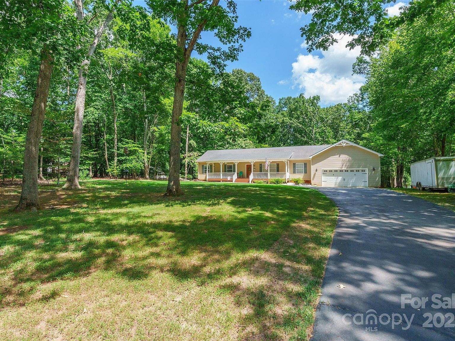 1615 Oak Park Ct Iron Station, NC 28080 - Thumbnail 2