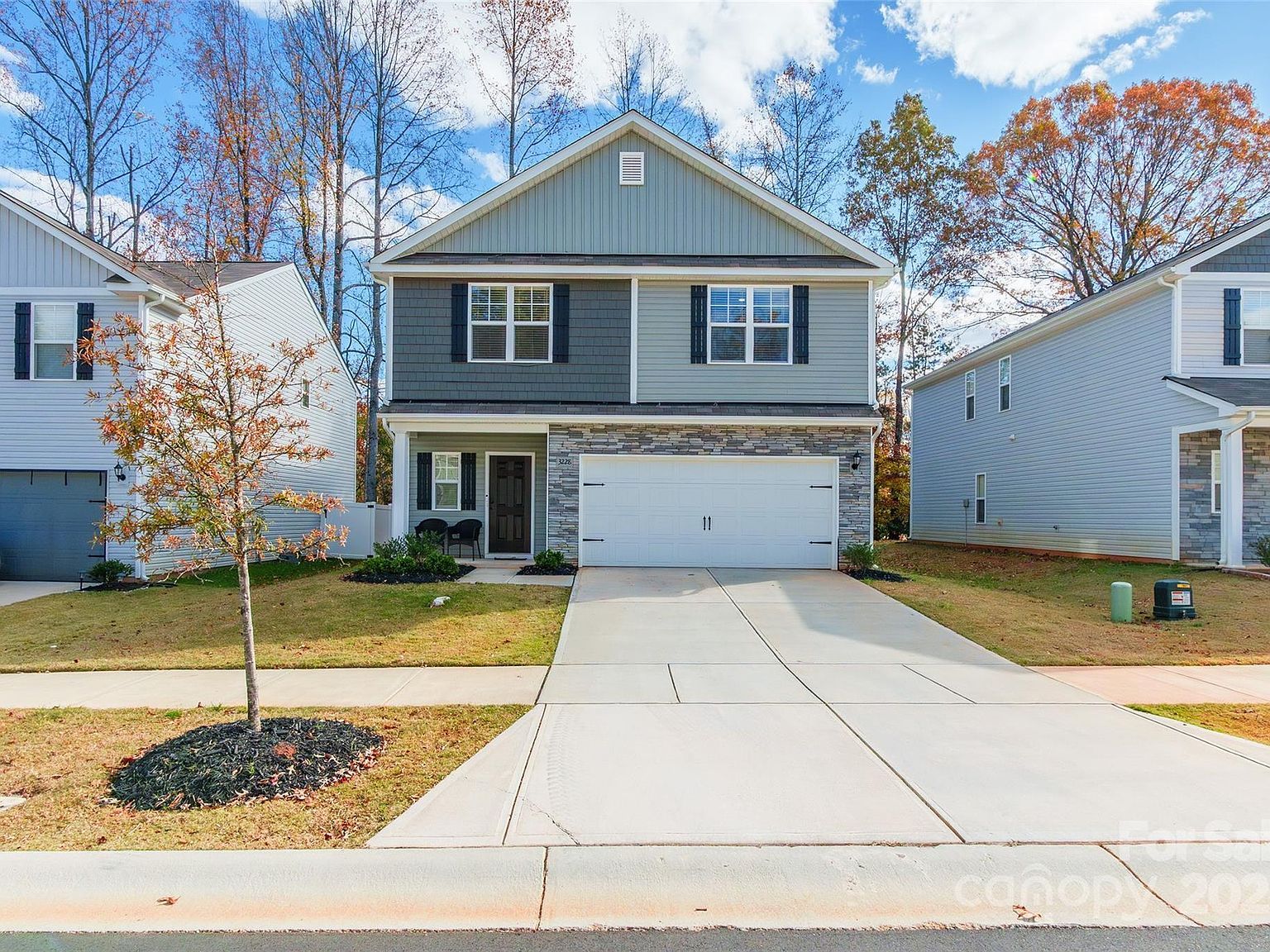 3228 McGee Hill Dr Charlotte, NC 28216 - Thumbnail 2