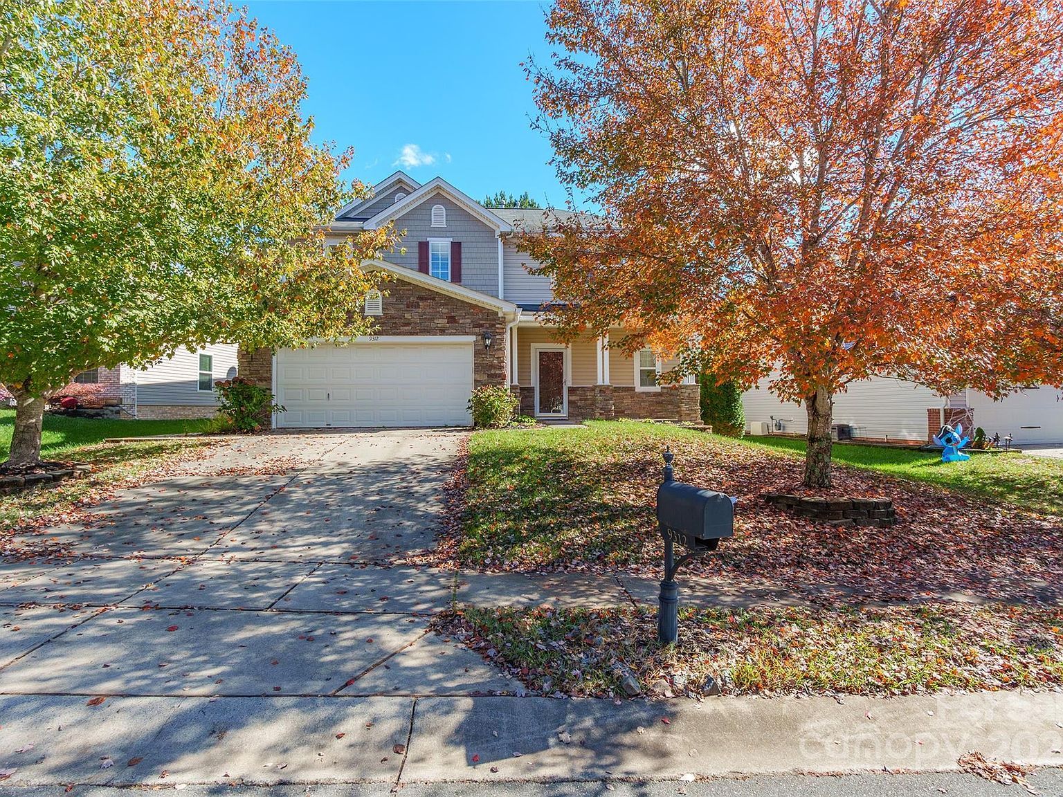 9312 Seamill Rd Charlotte, NC 28278 - Thumbnail 2