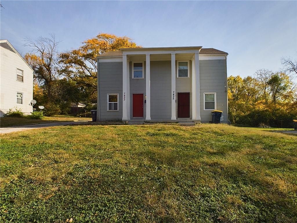 7433 Arleta Blvd Kansas City, MO 64132 - Thumbnail 2