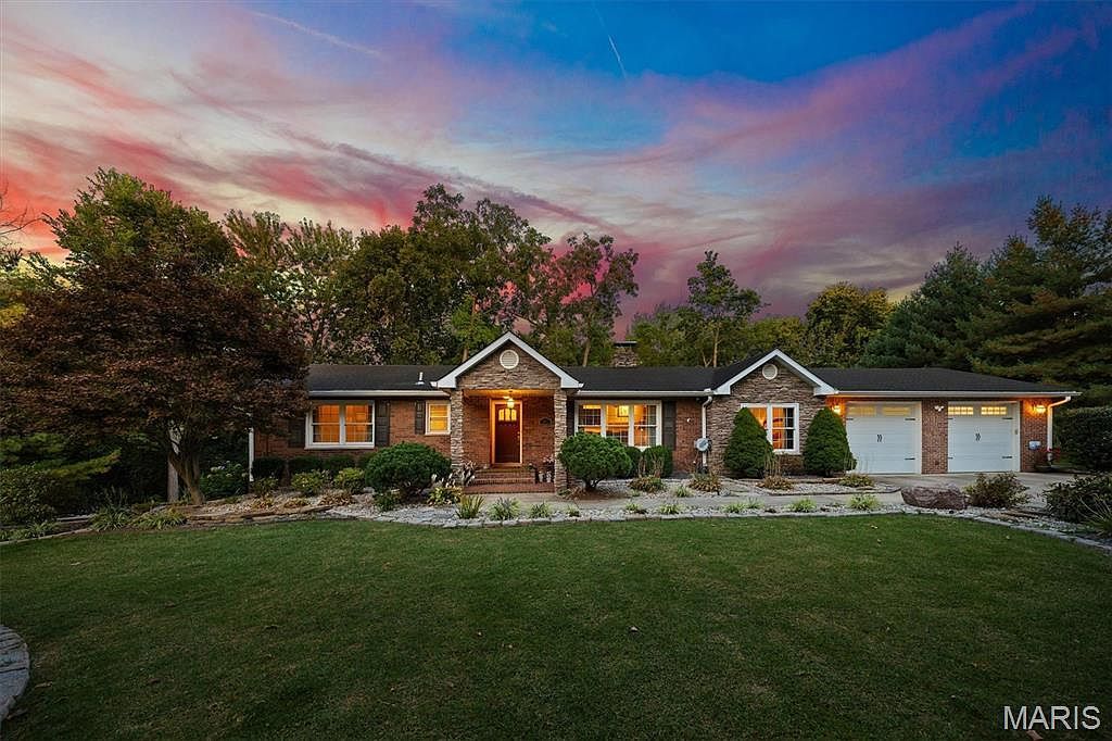 671 Glen Crossing Rd Glen Carbon, IL 62034 - Thumbnail 2