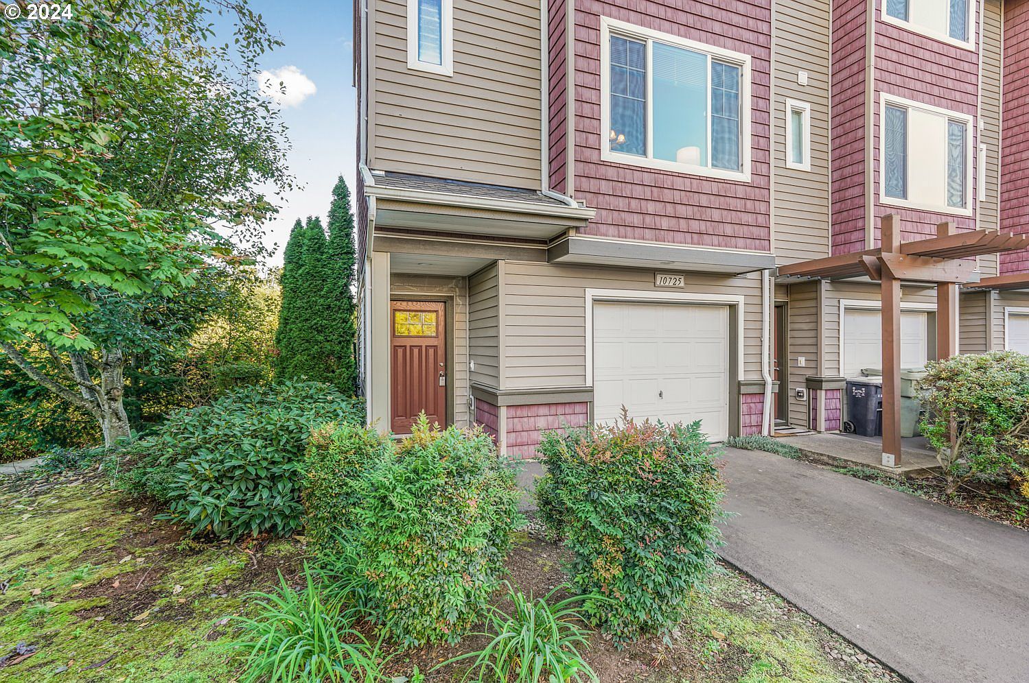 10725 NE Gateway Pl Hillsboro, OR 97006 - Thumbnail 2