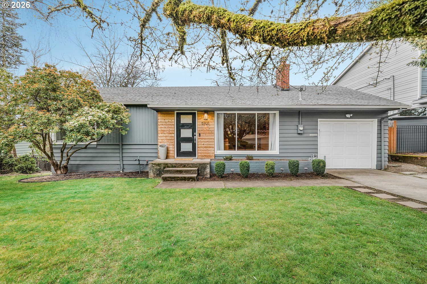 5921 SW 45th Ave Portland, OR 97221 - Thumbnail 2