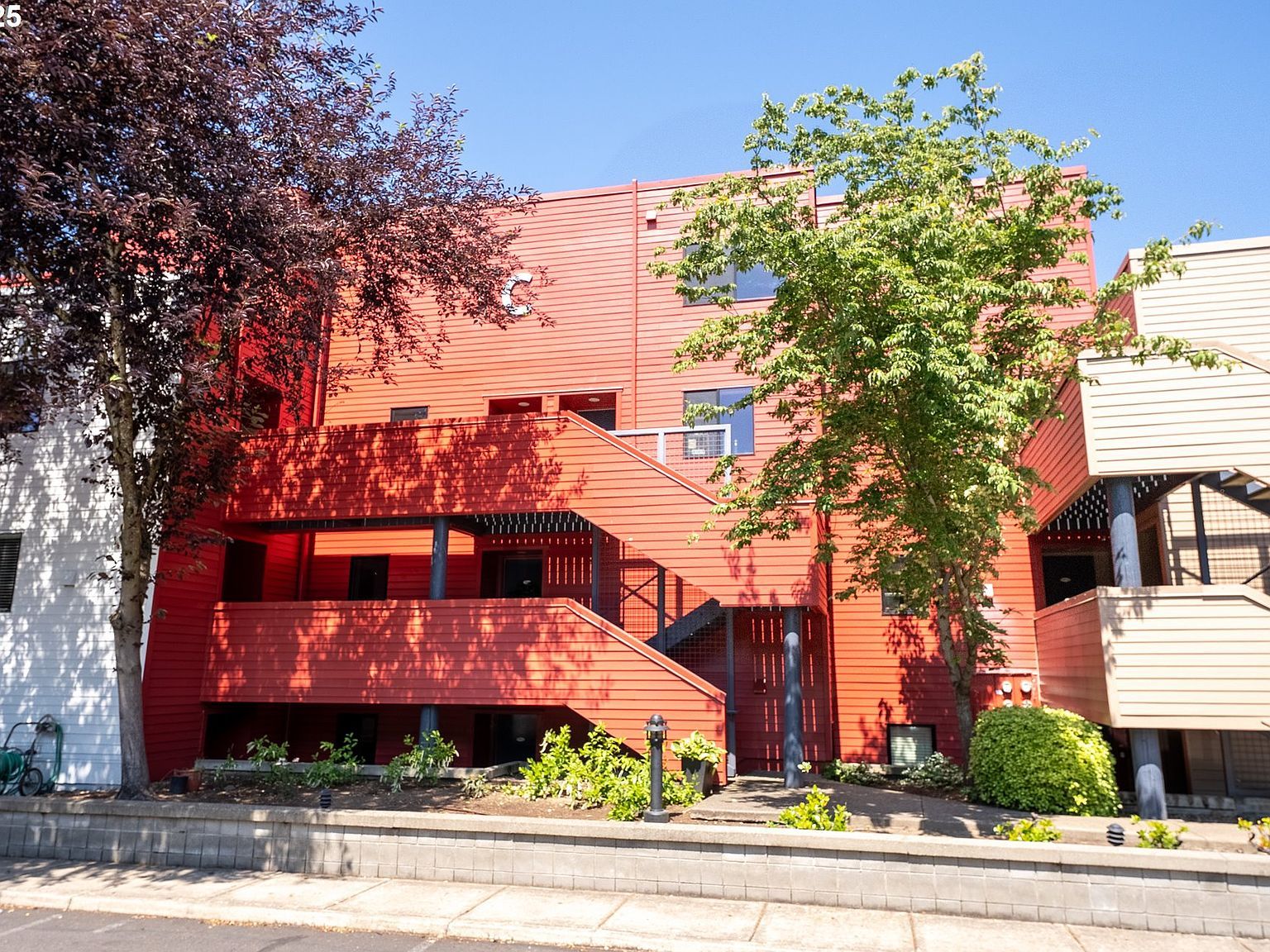 710 NW Naito Pkwy APT C12 Portland, OR 97209 - Thumbnail 2