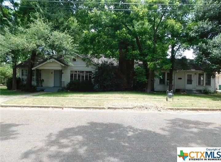 607 E 12th St Cameron, TX 76520 - Thumbnail 2