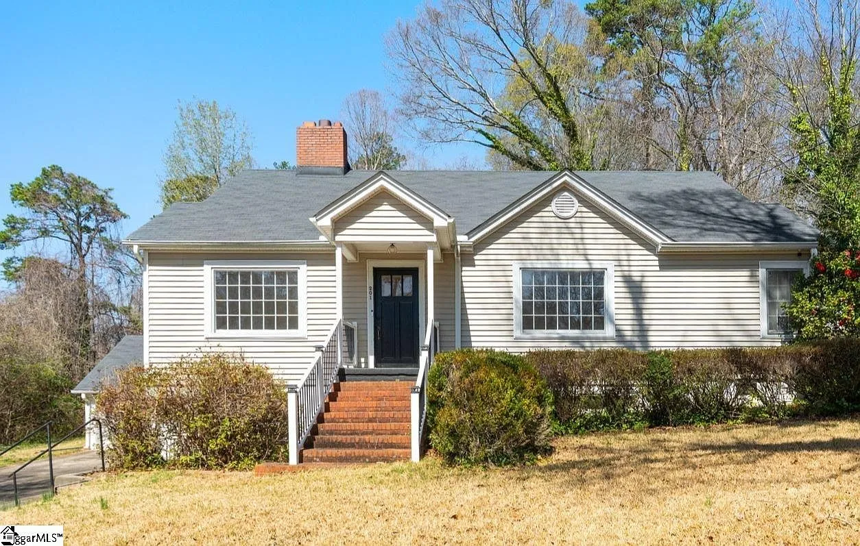 201 Augusta St Easley, SC 29640, 29640