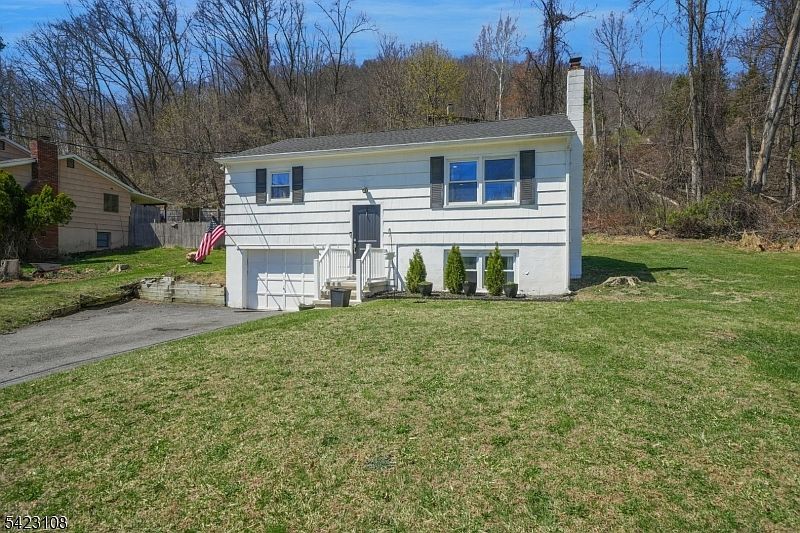 35 Zinnia Dr Glenwood, NJ 07418  | Single Family