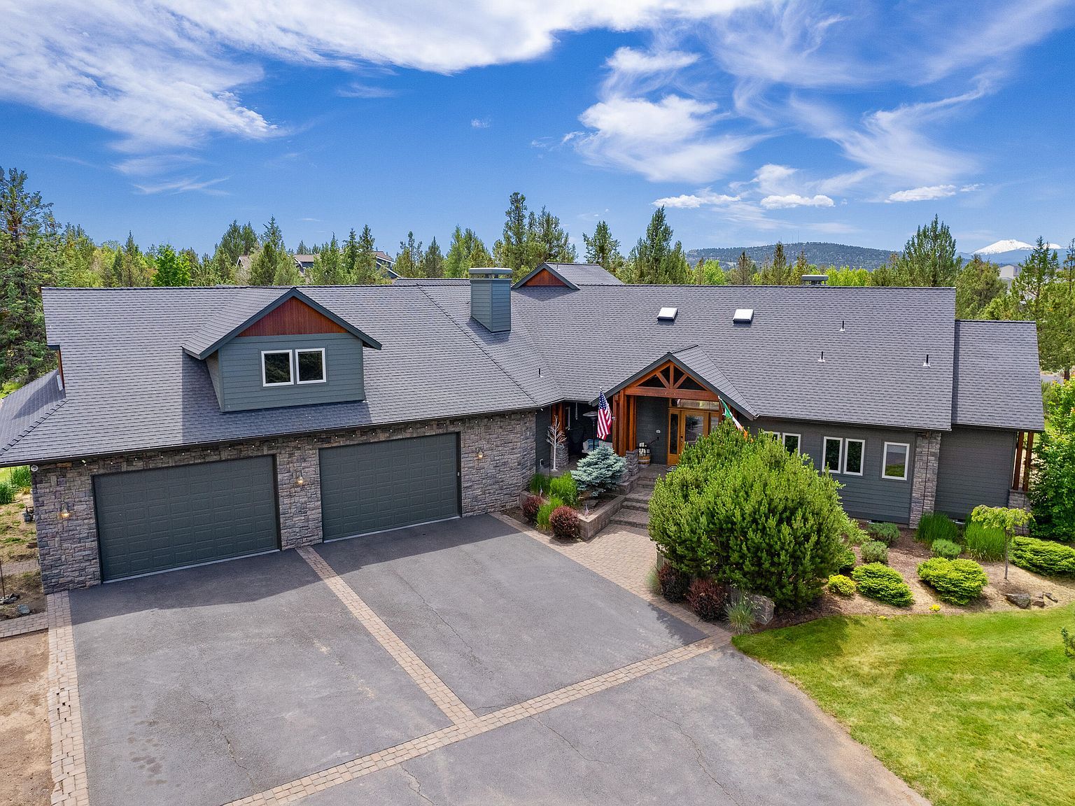 20960 Royal Oak Cir Bend, OR 97701 - Thumbnail 2