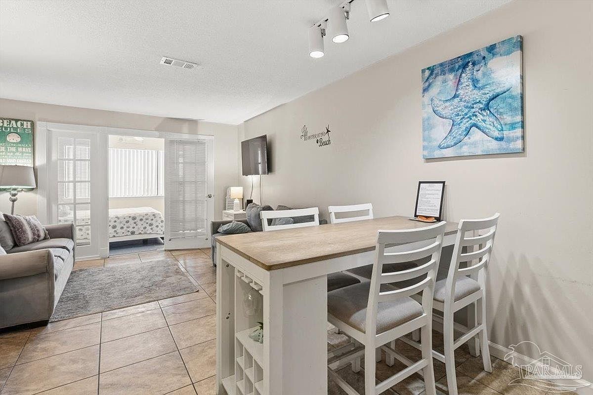 7453 Sunset Harbor Dr APT 2-302 Navarre, FL 32566, 32566