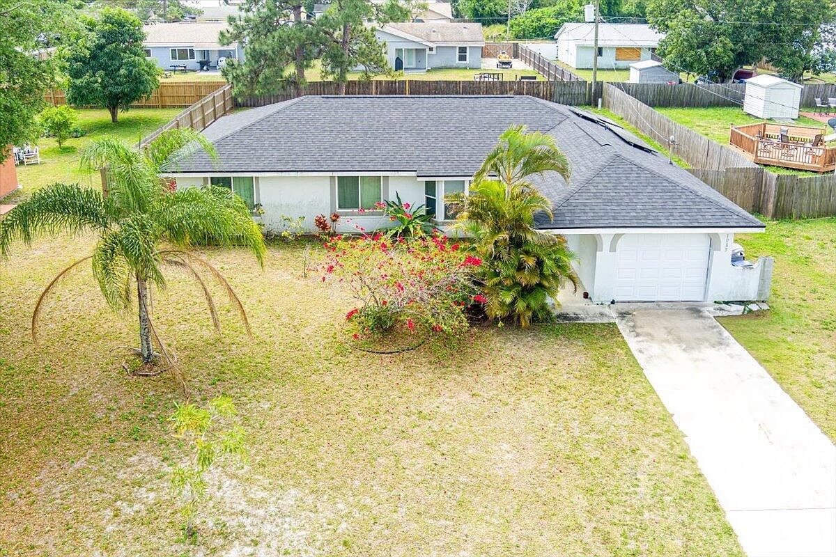 1085 23rd Pl SW Vero Beach, FL 32962 - Thumbnail 2