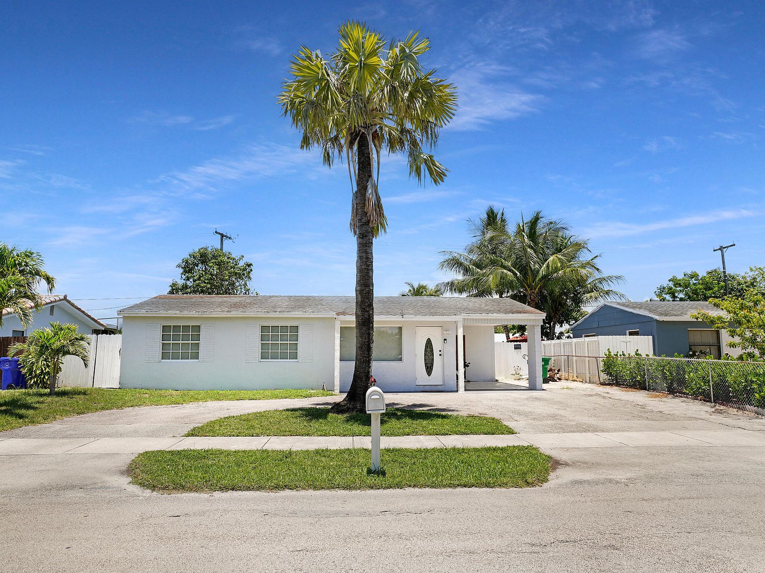 1395 SW 46th Ave Fort Lauderdale, FL 33317 - Thumbnail 2