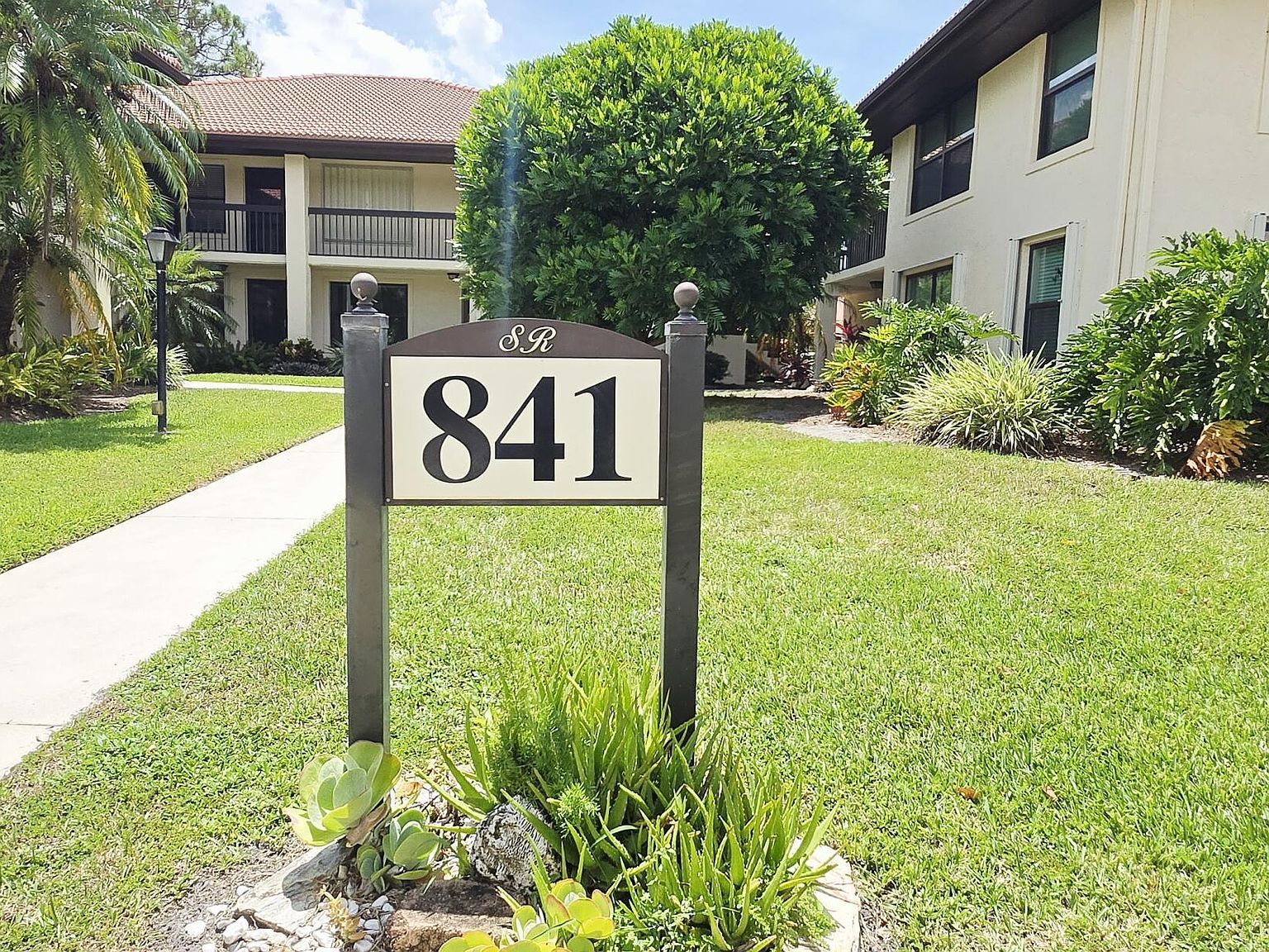841 SW South River Dr APT 102 Stuart, FL 34997 - Thumbnail 2
