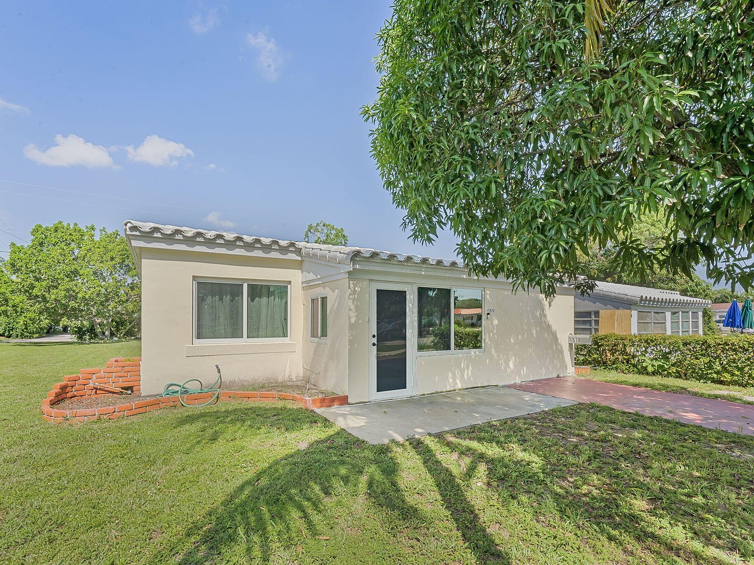 17570 NE 19th Ave North Miami Beach, FL 33162 - Thumbnail 2