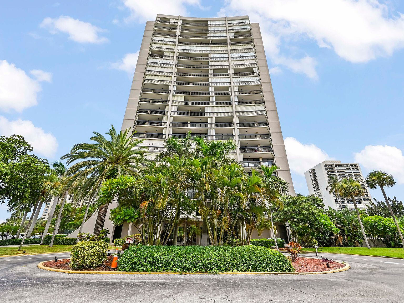 2425 Presidential Way APT 1006 West Palm Beach, FL 33401 - Thumbnail 2