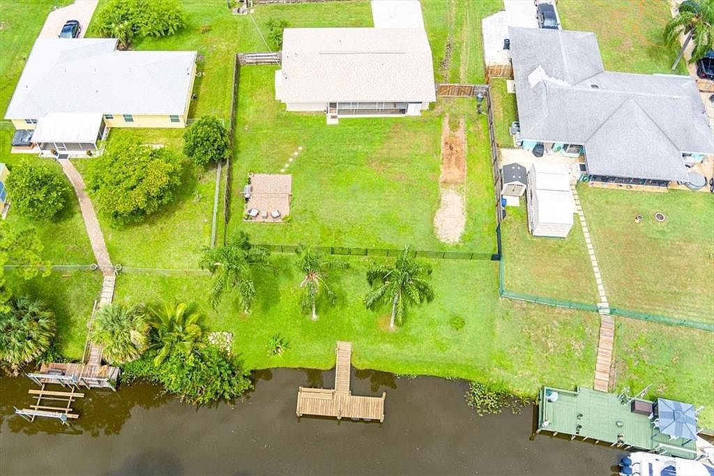 465 NE Midvale St Port Saint Lucie, FL 34983 - Thumbnail 2