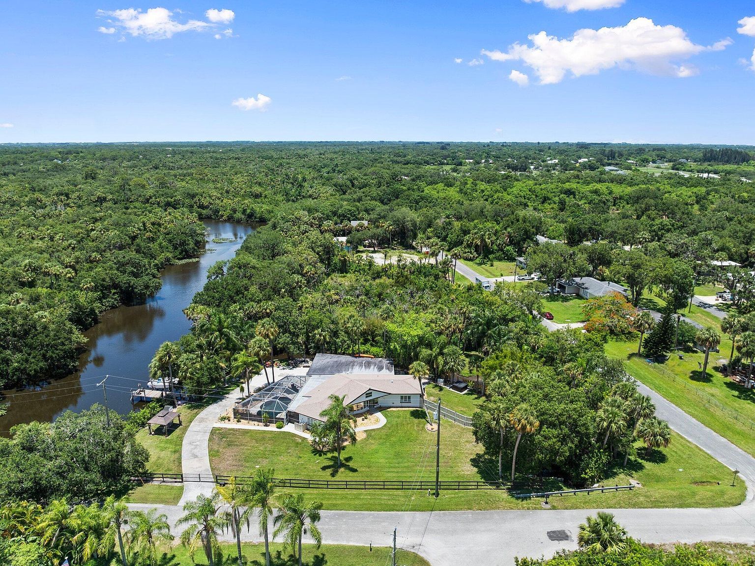 1400 Parkland Blvd Fort Pierce, FL 34982 - Thumbnail 2