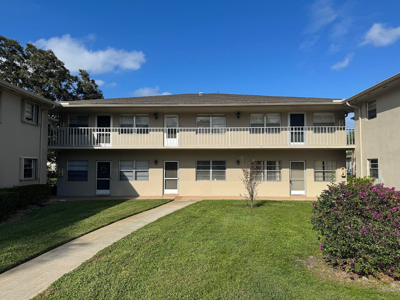 28 Lake Vista Trl APT 105 Port Saint Lucie, FL 34952 - Thumbnail 2