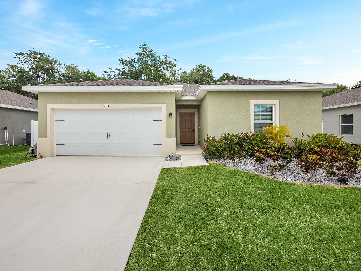 5234 Oakland Lake Cir Fort Pierce, FL 34951 - Thumbnail 2