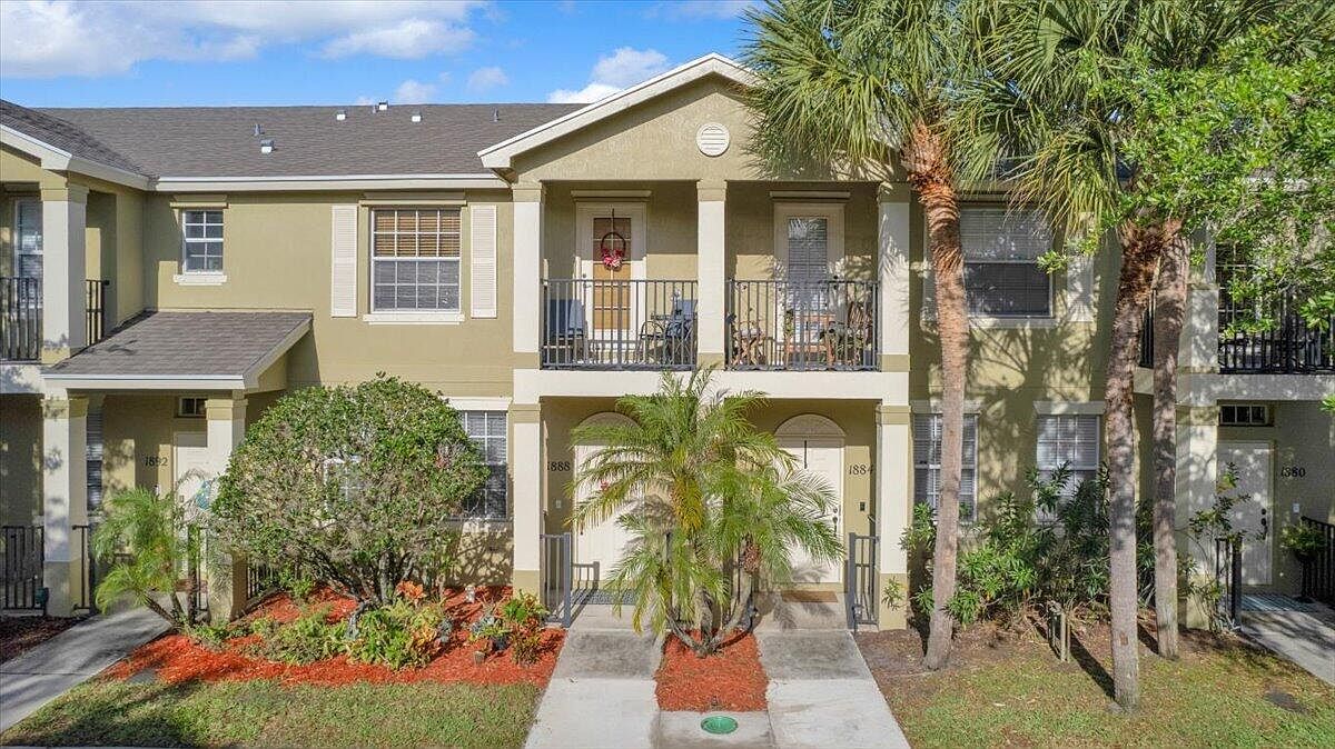 1888 SE High Springs Dr Port Saint Lucie, FL 34952 - Thumbnail 2