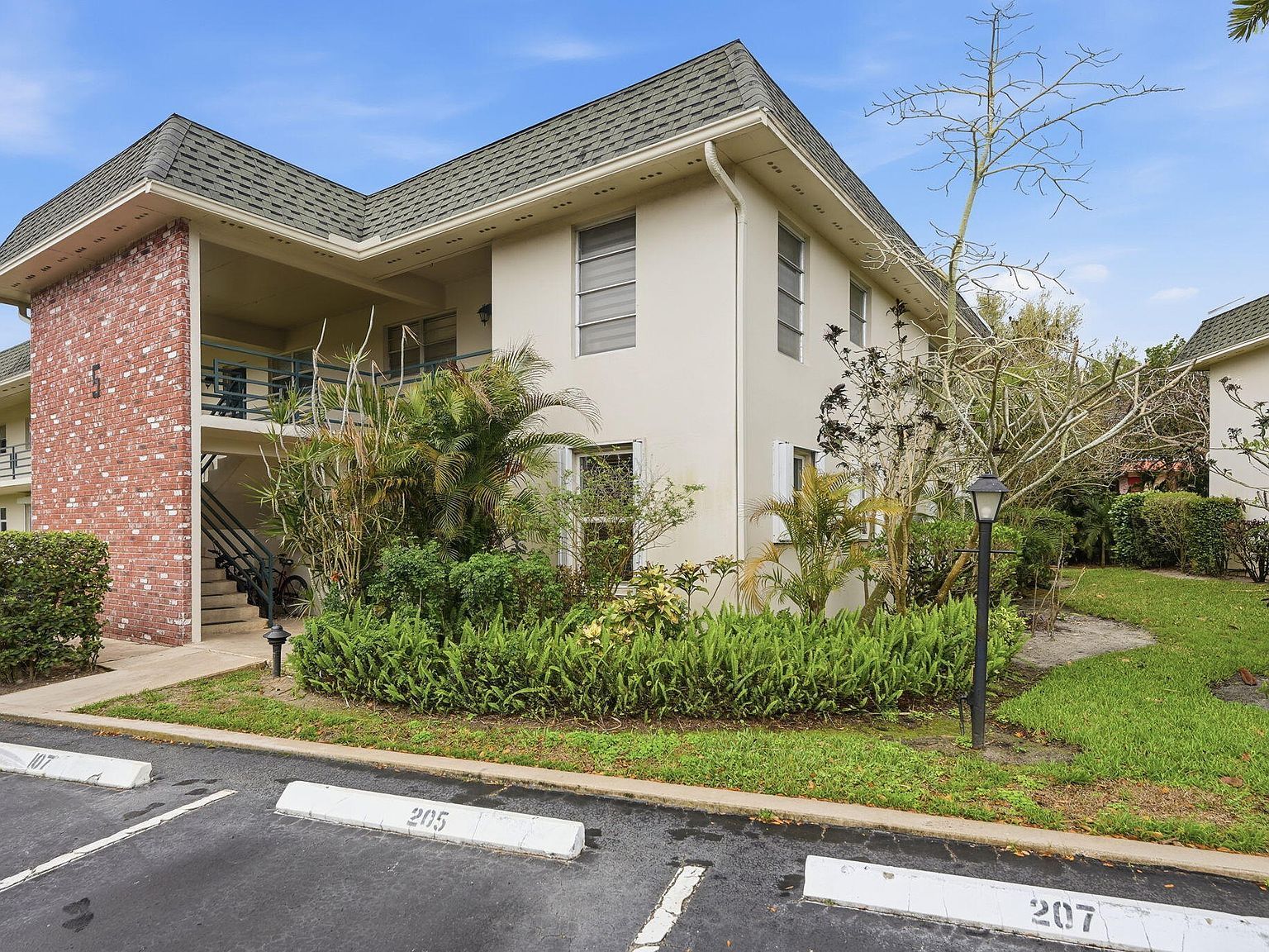 1900 S Kanner Hwy APT 5-107 Stuart, FL 34994  | Condominium