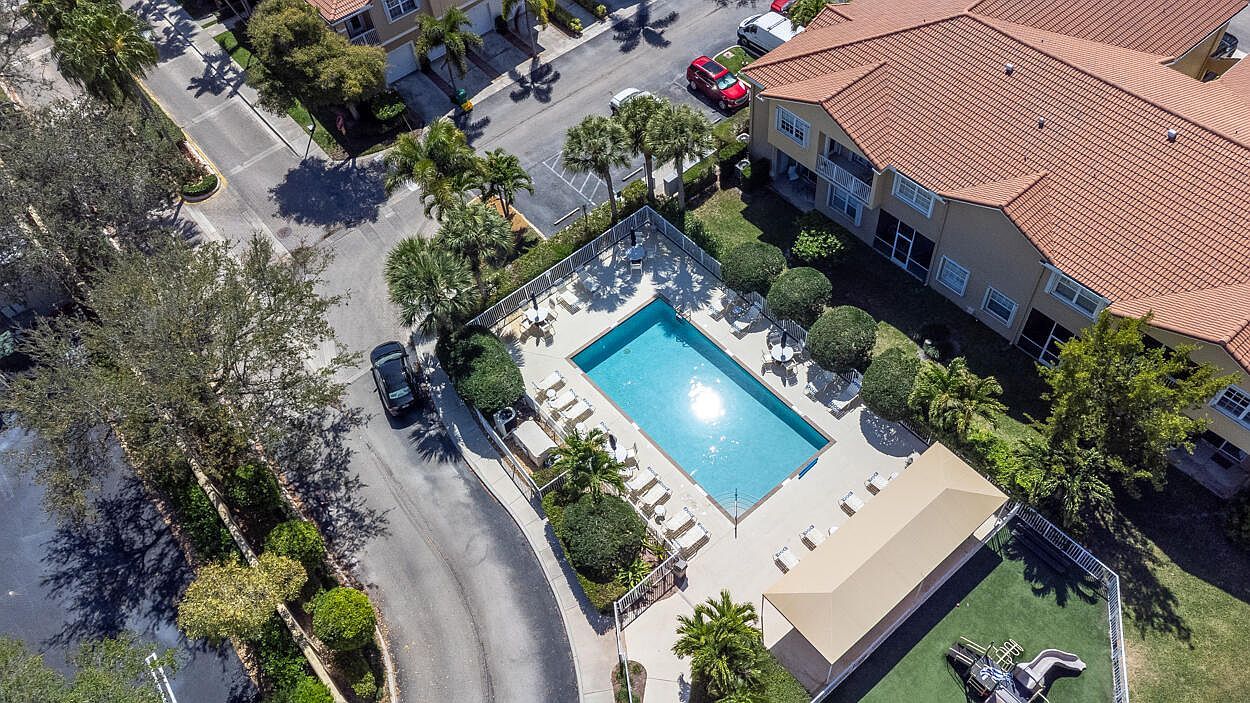 110 Lighthouse Cir APT H Tequesta, FL 33469 - Thumbnail 2