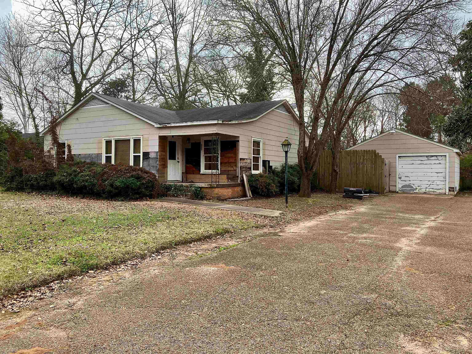 904 Camp St Kilgore, TX 75662 - Thumbnail 2