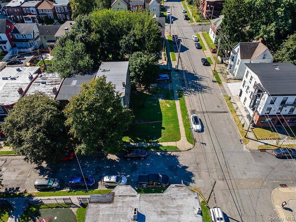 69 Courtney Ave Newburgh, NY 12550 - Thumbnail 2