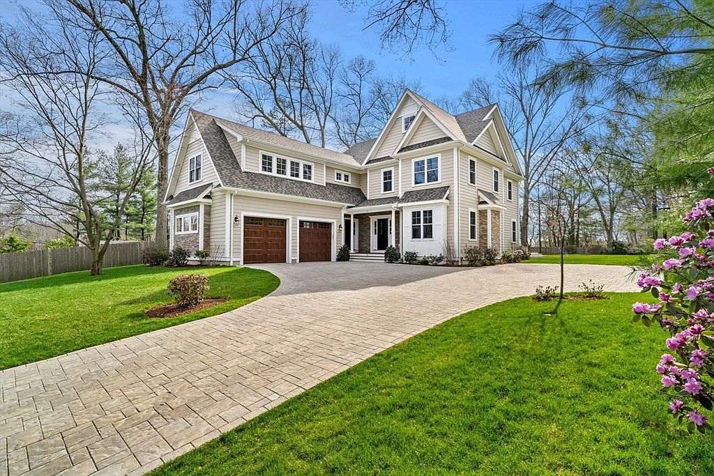 18 Robinson Rd Lexington, MA 02420  | Single Family