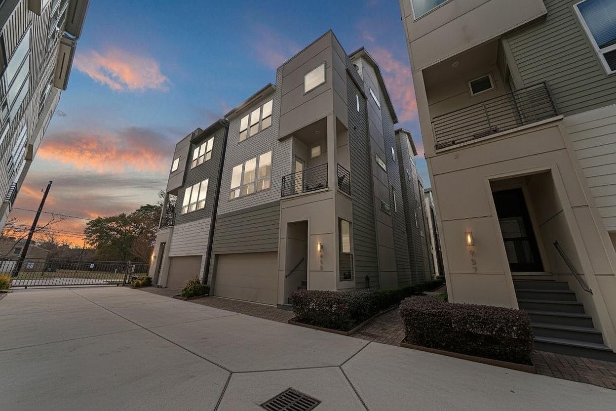 959 W 17th St Houston, TX 77008 - Thumbnail 2