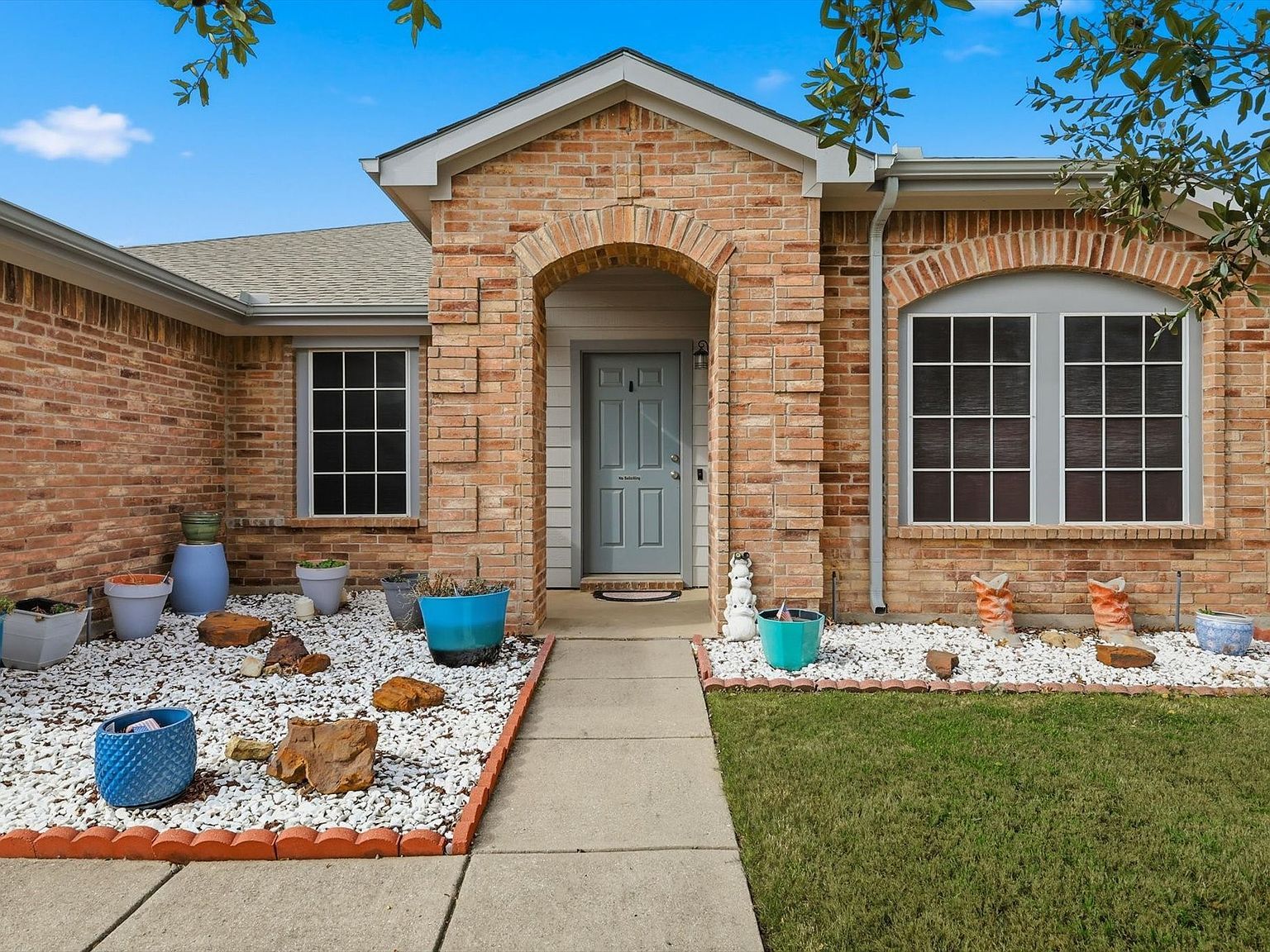 205 Broken Arrow Krum, TX 76249 - Thumbnail 2