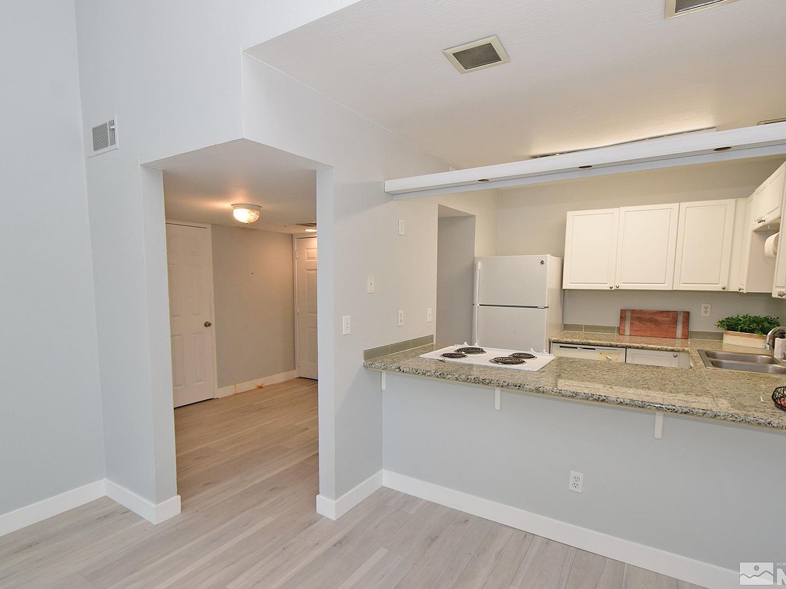 2555 Clear Acre Ln #933 Reno, NV 89512 - Thumbnail 2