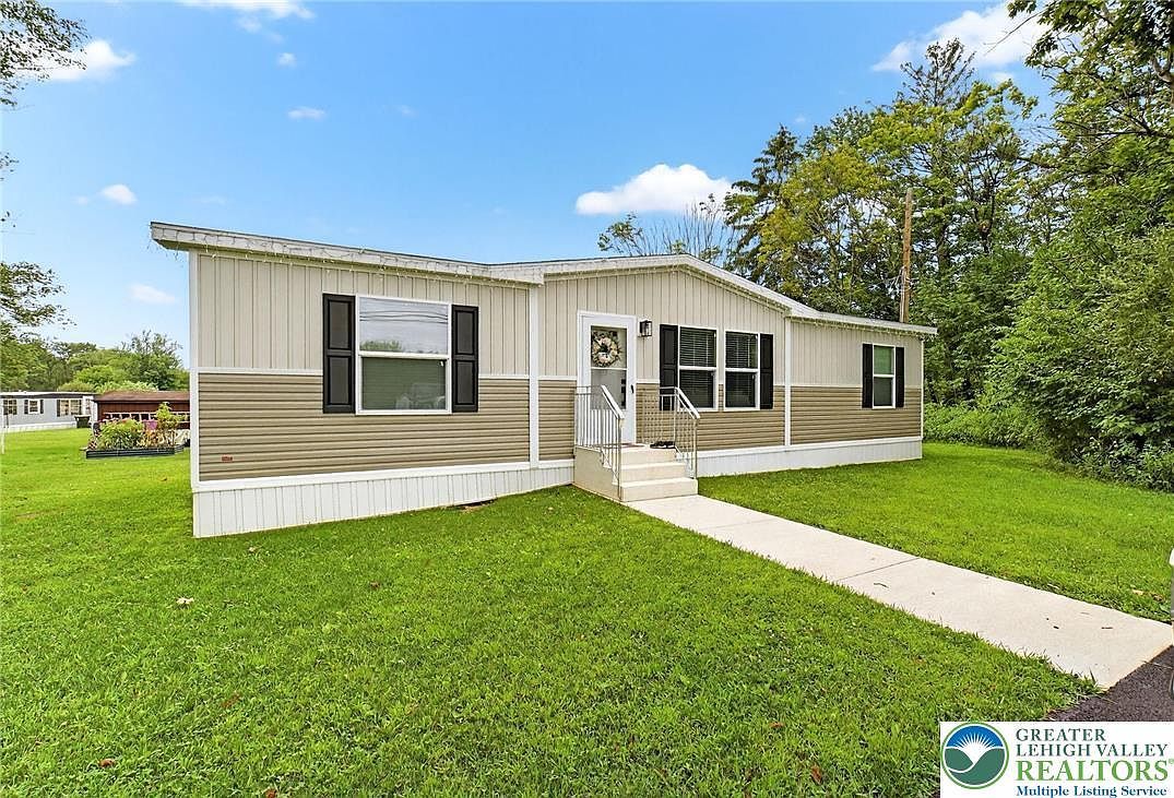 5742 Memorial Rd Germansville, PA 18053 - Thumbnail 2