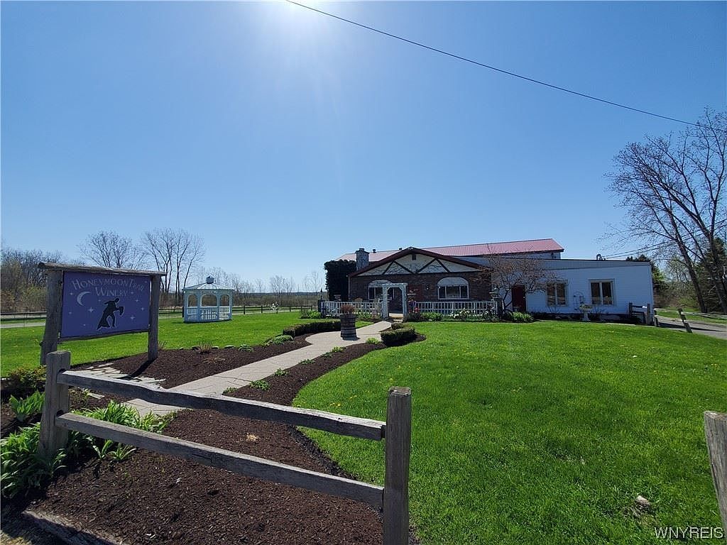4120 Ridge Rd Lockport, NY 14094 - Thumbnail 2