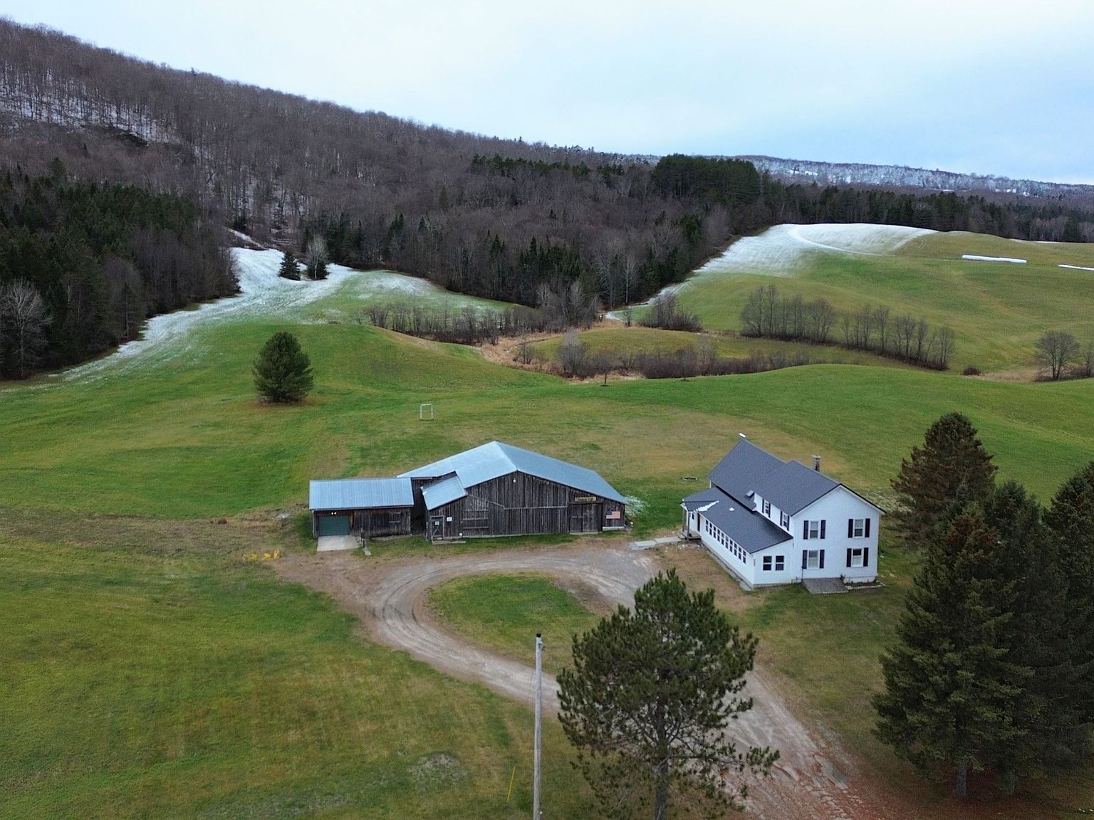 1733 Route 105 W Island Pond, VT 05846 - Thumbnail 2