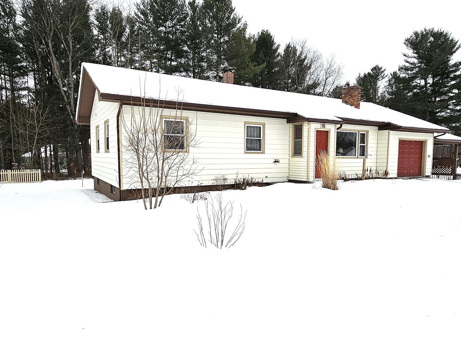 92 Pine St Newport, VT 05855 - Thumbnail 2