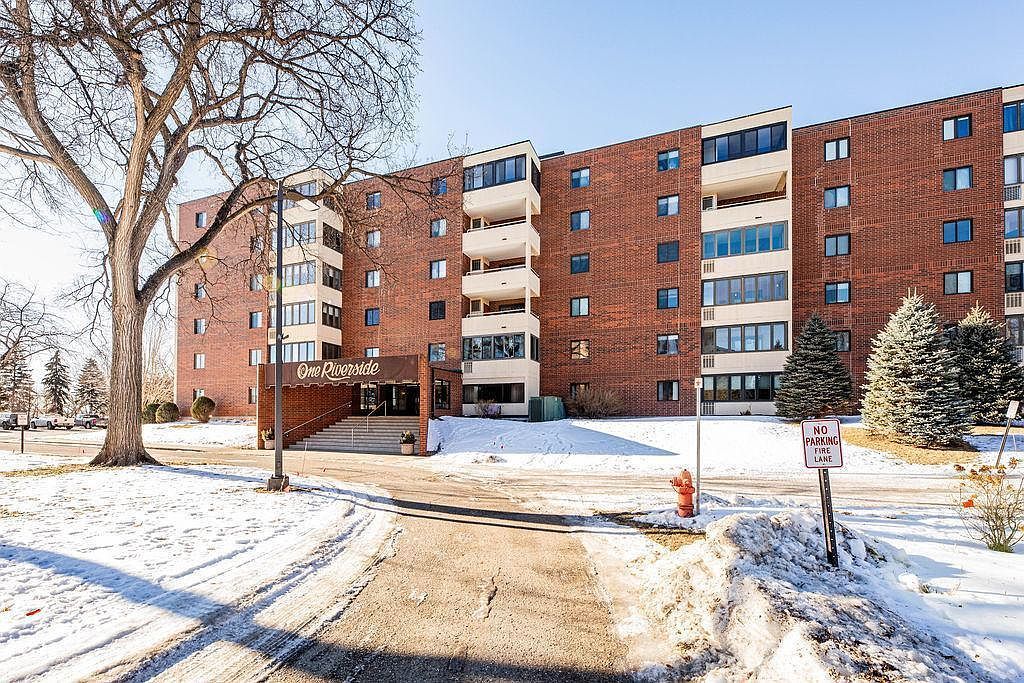 105 3rd St N Moorhead, MN 56560 - Thumbnail 2