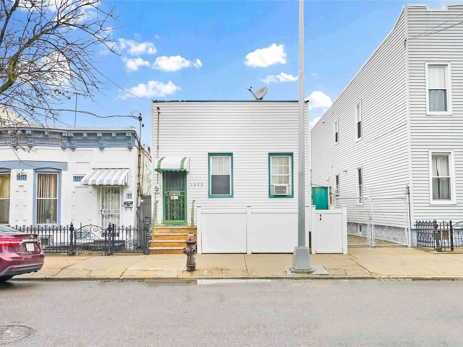 1623 George St Flushing, NY 11385 - Thumbnail 2