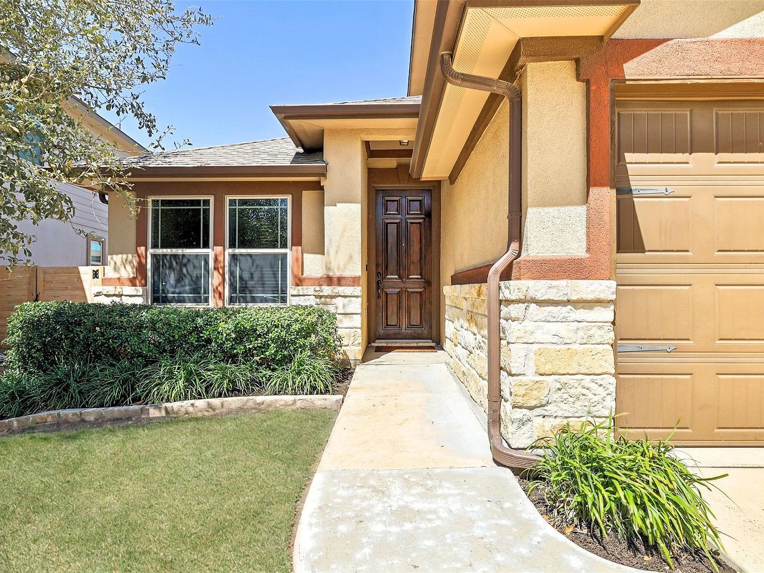 300 Wincliff Dr Buda, TX 78610 - Thumbnail 2