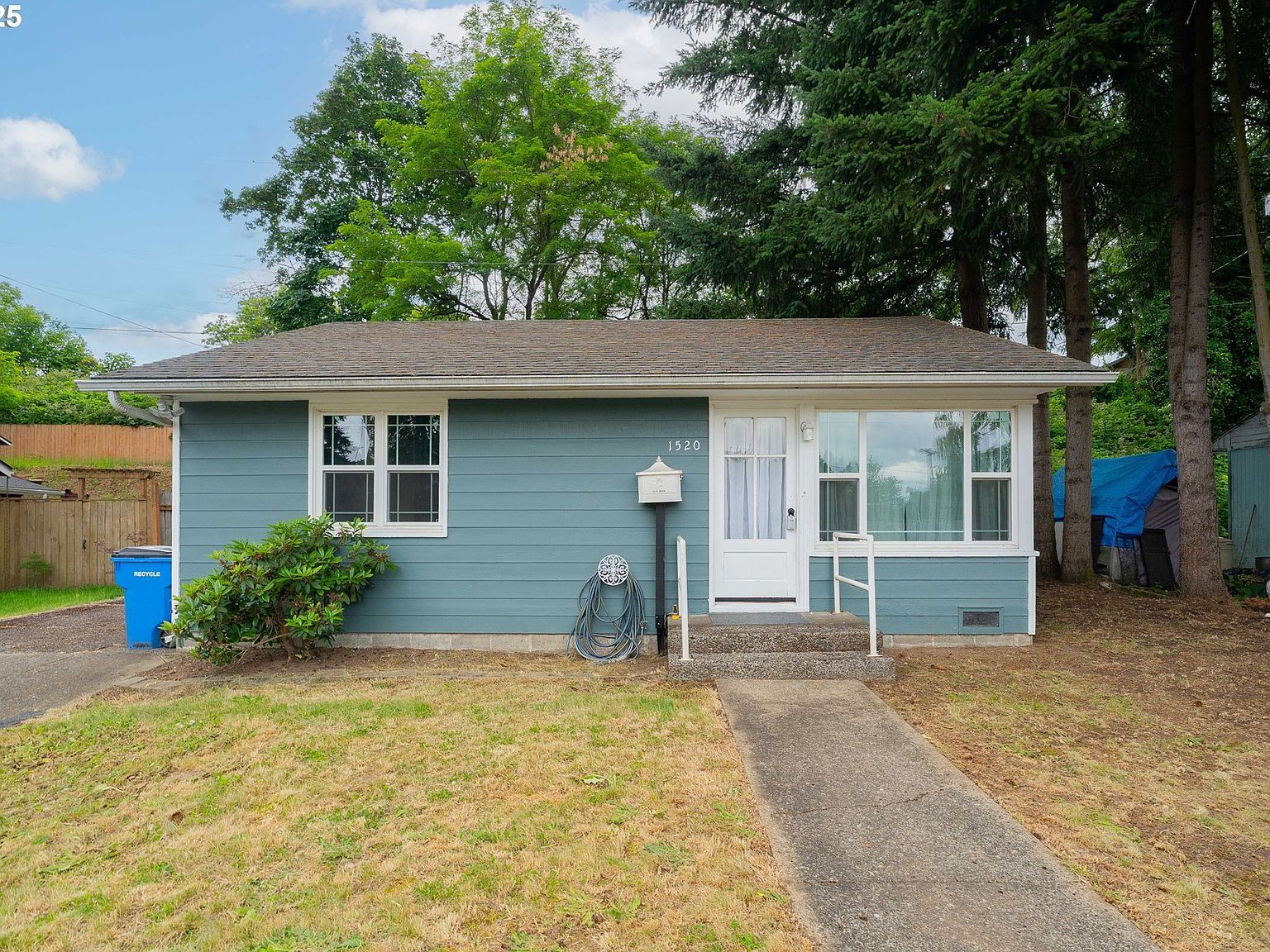1520 E 16th Pl Vancouver, WA 98661  | Single Family