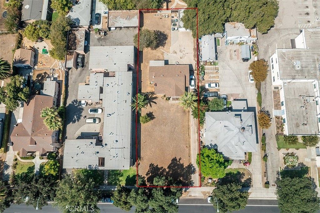 823 N Orange Grove Blvd Pasadena, CA 91103 - Thumbnail 2