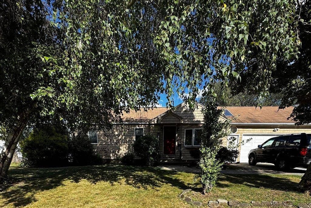 118 Westfield Dr Cranston, RI 02920 - Thumbnail 2