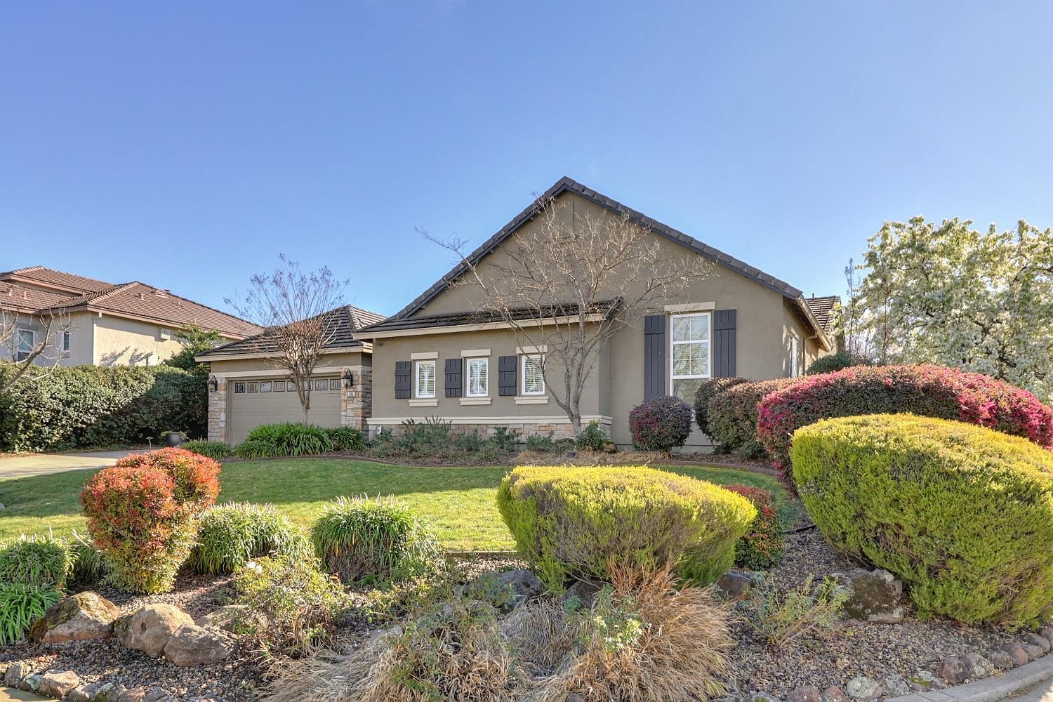 3300 Wickenby Way Roseville, CA 95661 - Thumbnail 2