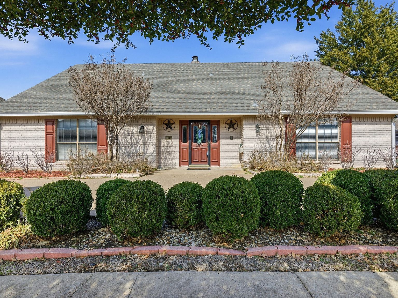 1905 Wimbledon Dr Arlington, TX 76017 - Thumbnail 2