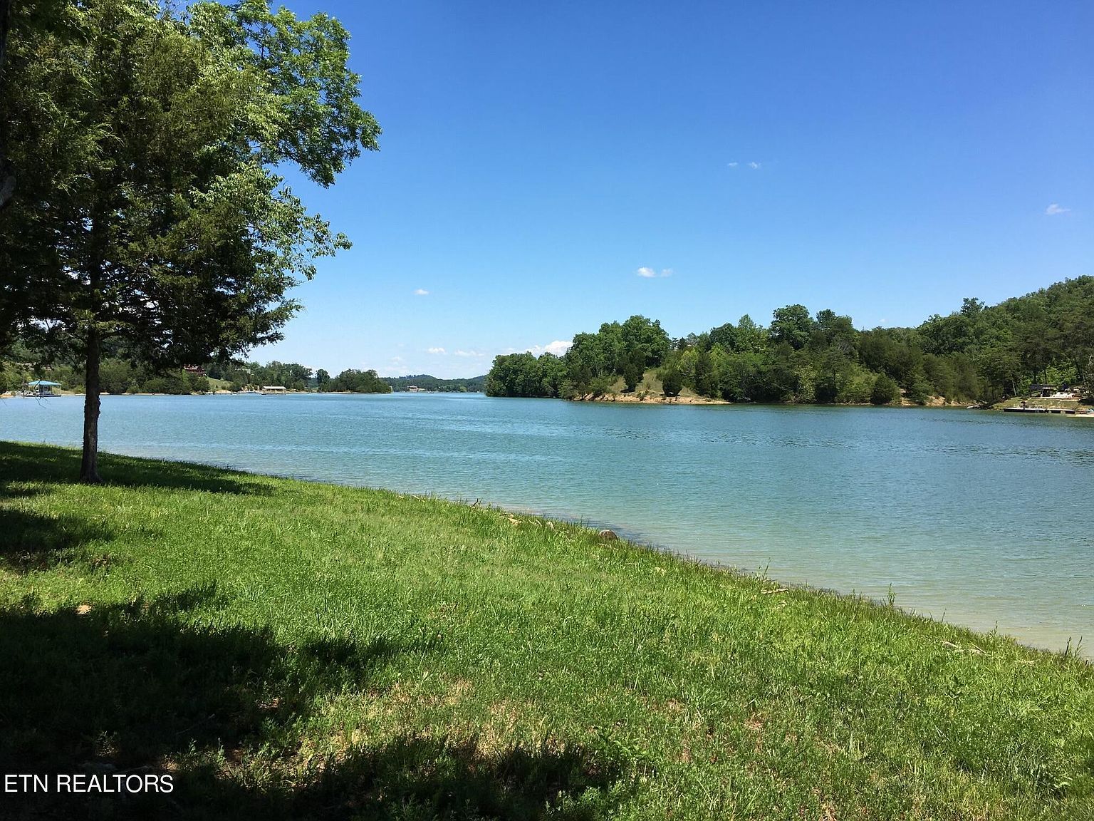 3819 Island View Rd Sevierville, TN 37876 - Thumbnail 2