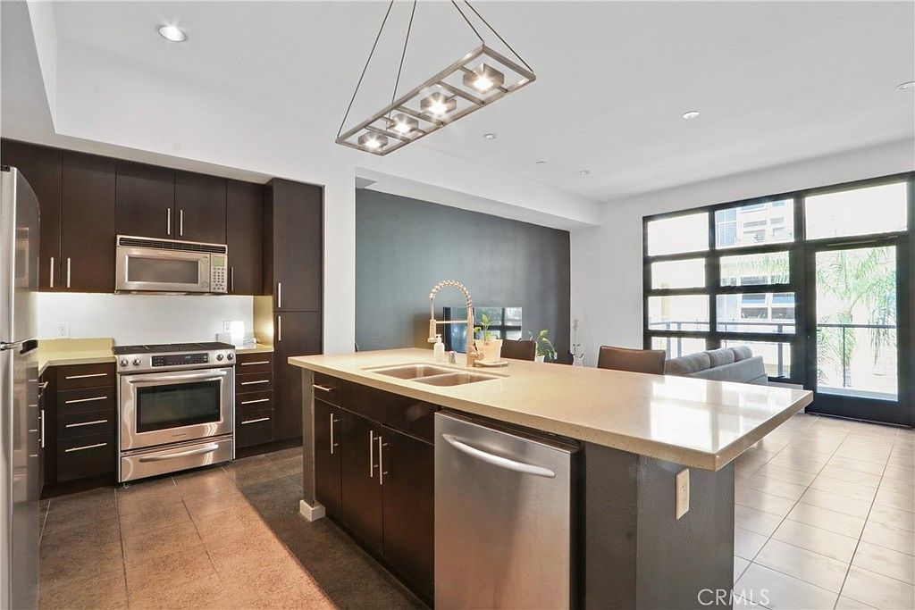 133 The Promenade N Unit 319 Long Beach, CA 90802 - Thumbnail 2