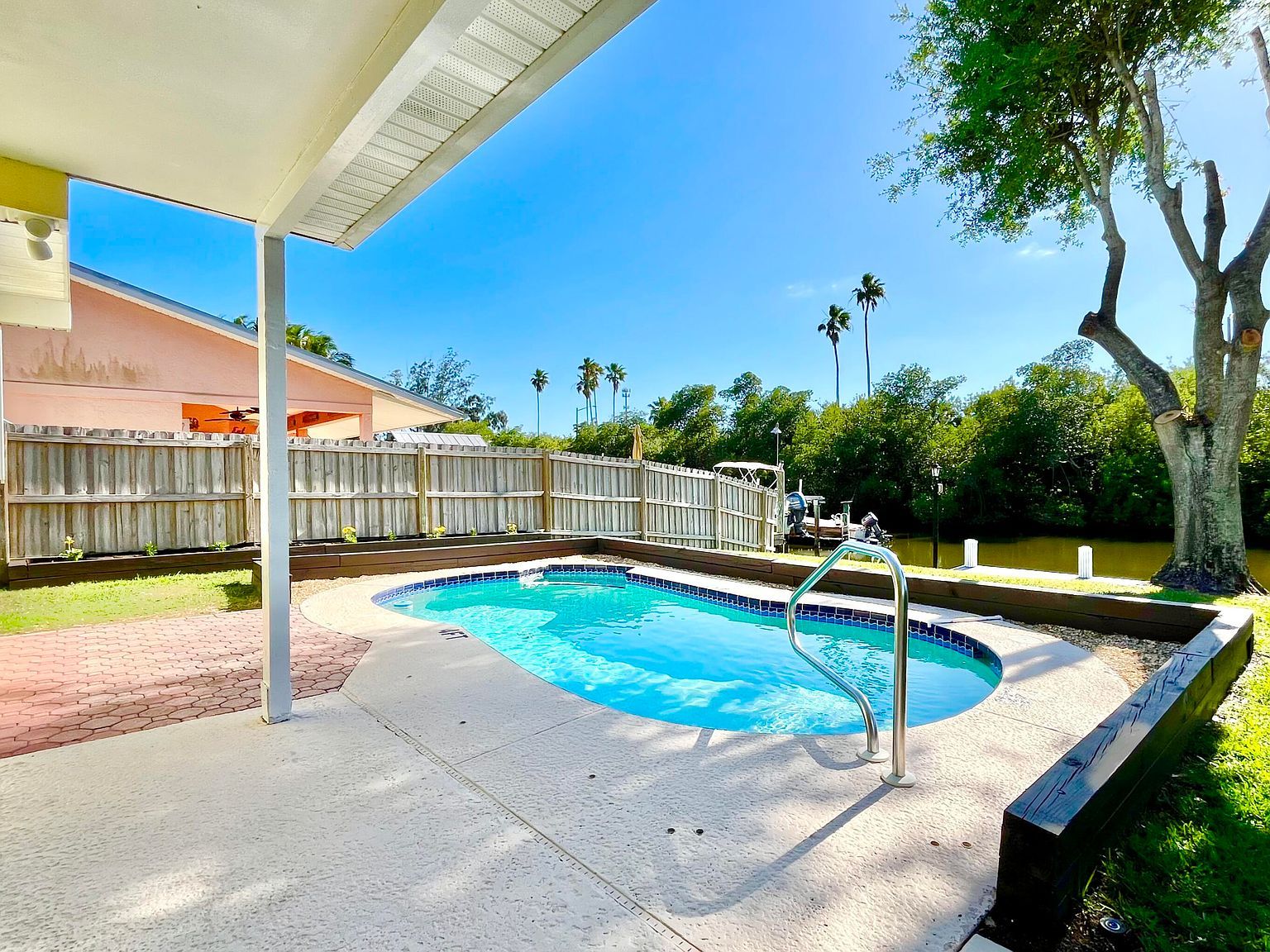 1933 Robalo Dr Vero Beach, FL 32960 - Thumbnail 2