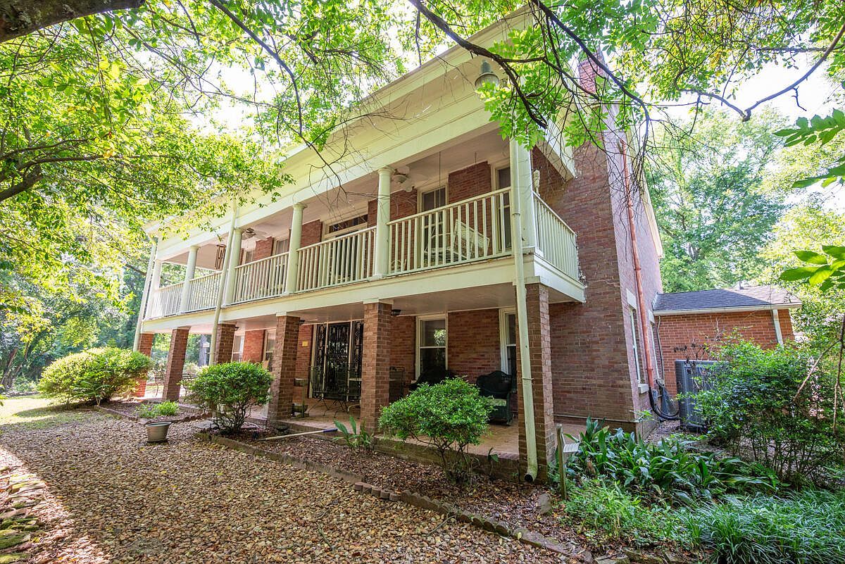 1000 10th St N Columbus, MS 39701 | Single Family