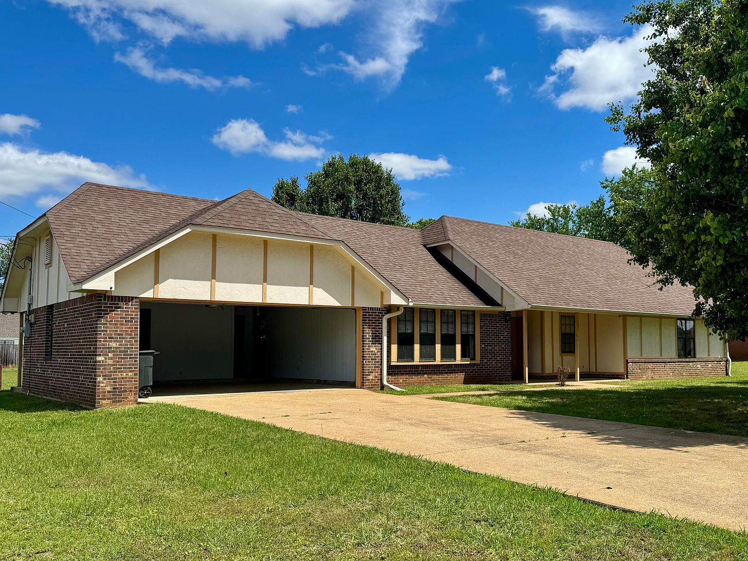 181 Countryside Way Columbus, MS 39702 | Single Family