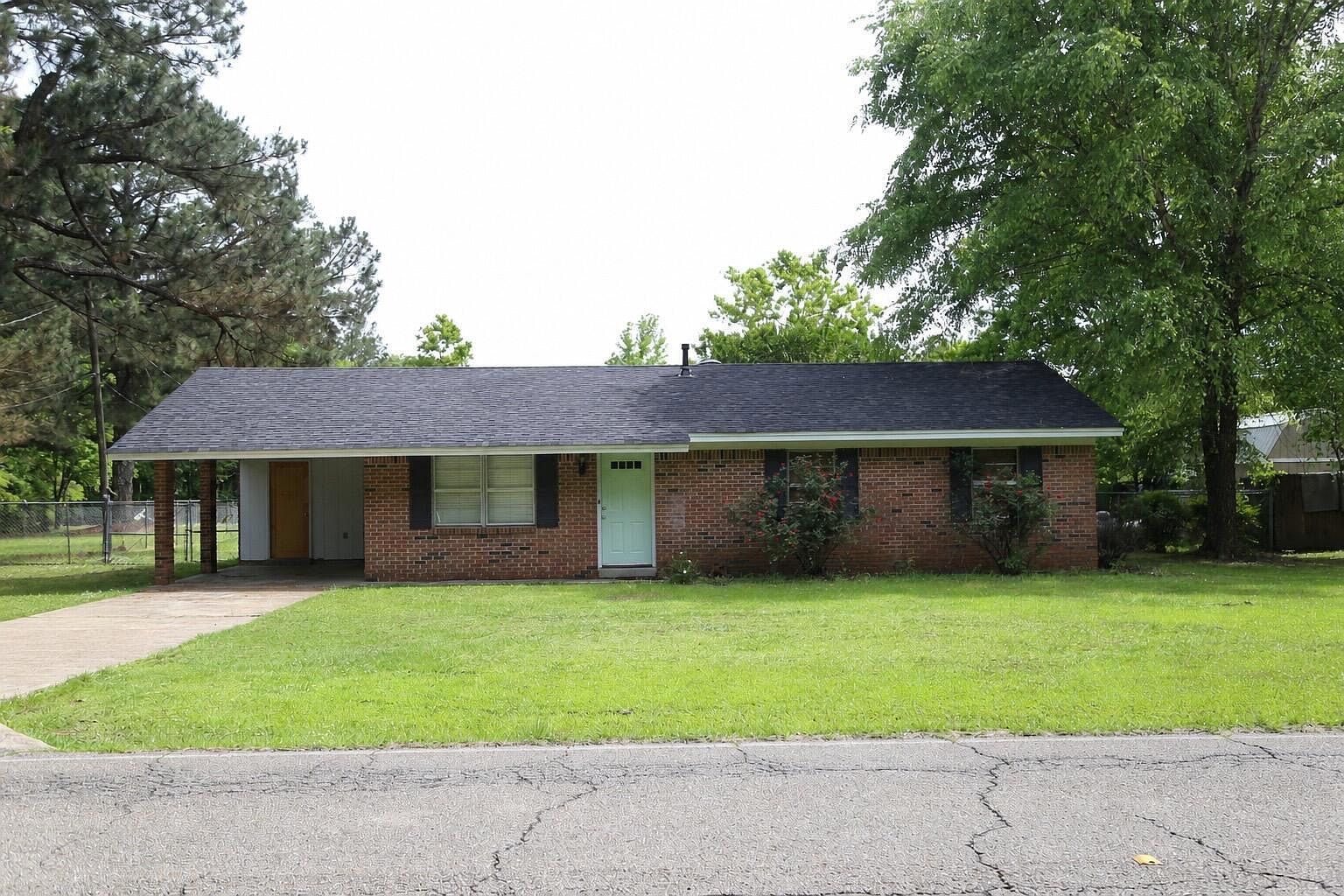 747 Mert Rickman Rd Columbus, MS 39702 | Single Family