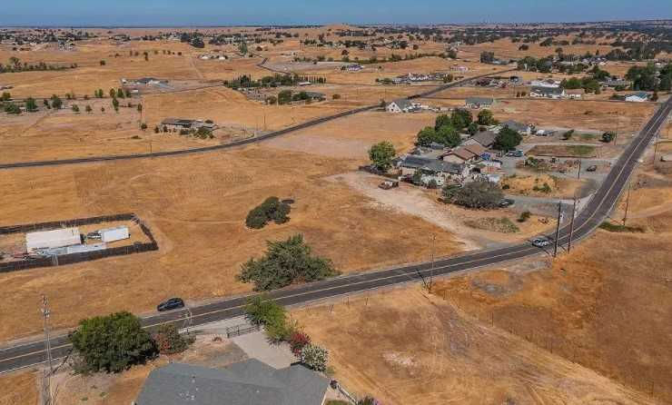 4271 Cheyenne Drive, Ione, CA 95640 - Thumbnail 2